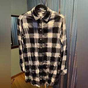 Victoria’s Secret shirt size M